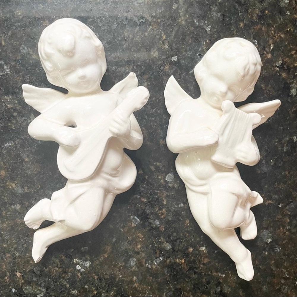 Set of 2 Ceramic Wall Hanging Glazed Cherubs Made in USA (one flawed)